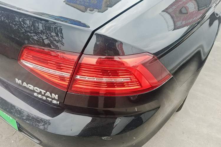 Used Volkswagen Magotan 2018 Facelift 330TSI DSG Luxury Model Right Rear Taillight