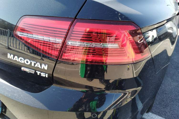 Used Volkswagen Magotan 2018 280TSI DSG Leading Model Right Rear Taillight