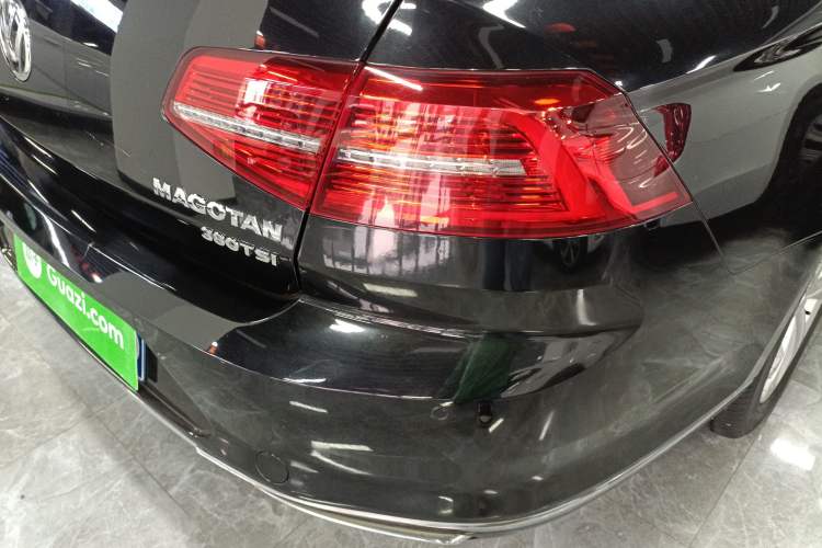 Used Volkswagen Magotan 2018 Facelift 380TSI DSG Luxury Version Right Rear Taillight