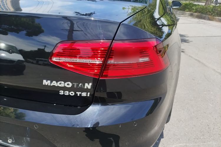Used Volkswagen Magotan 2018 330TSI DSG Advanced Model Right Rear Taillight