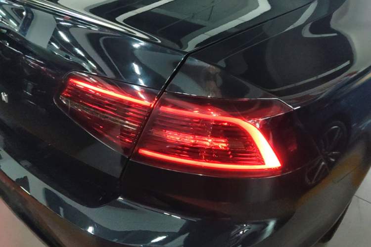 Used Volkswagen Magotan 2018 280TSI DSG Leading Model Right Rear Taillight