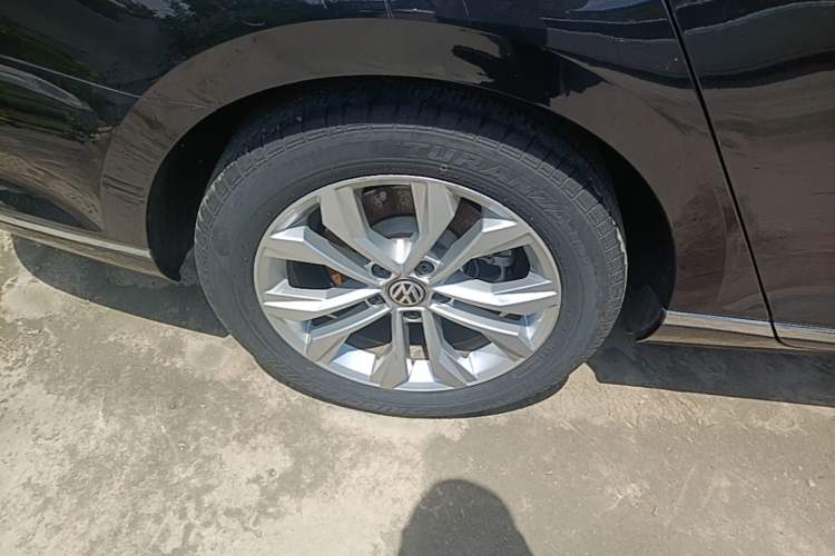 Used Volkswagen Magotan 2018 Facelift 330TSI DSG Luxury Model Right Rear Wheel Hub