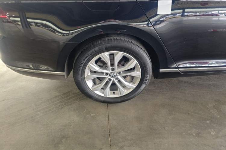 Used Volkswagen Magotan 2018 Facelift 330TSI DSG Luxury Model Right Rear Wheel Hub