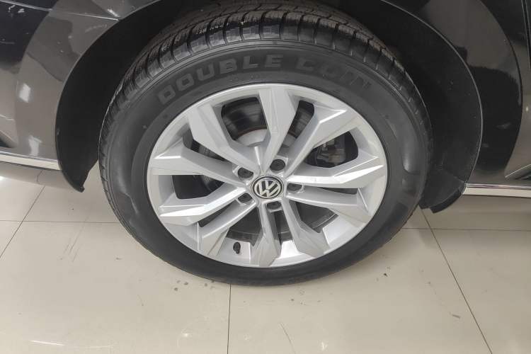 Used Volkswagen Magotan 2018 330TSI DSG Luxury Model Right Rear Wheel Hub