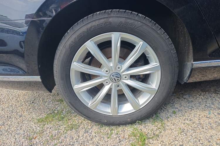 Used Volkswagen Magotan 2018 330TSI DSG Advanced Model Right Rear Wheel Hub