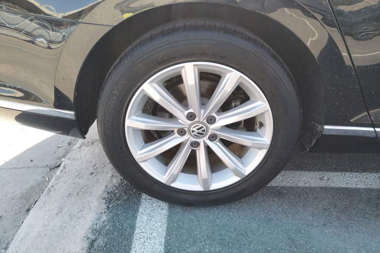Used Volkswagen Magotan 2018 280TSI DSG Leading Model Right Rear Wheel Hub