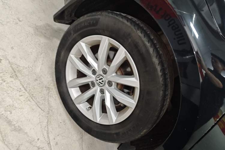 Used Volkswagen Magotan 2018 280TSI DSG Comfort Model Right Rear Wheel Hub
