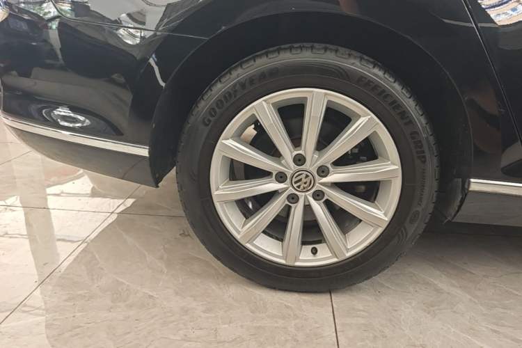 Used Volkswagen Magotan 2018 330TSI DSG Advanced Model Right Rear Wheel Hub