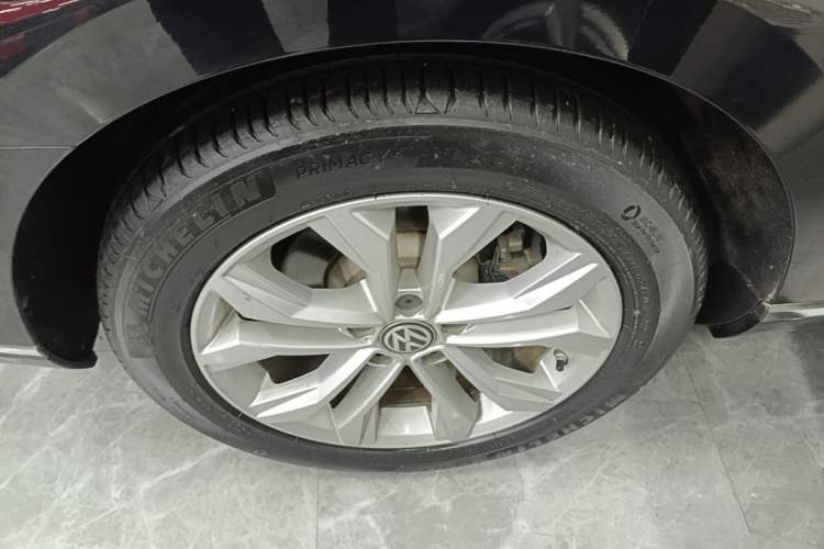 Used Volkswagen Magotan 2018 Facelift 380TSI DSG Luxury Version Right Rear Wheel Hub