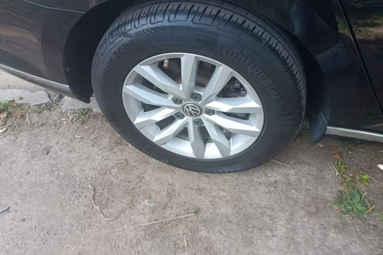 Used Volkswagen Magotan 2018 280TSI DSG Comfort Model Right Rear Wheel Hub
