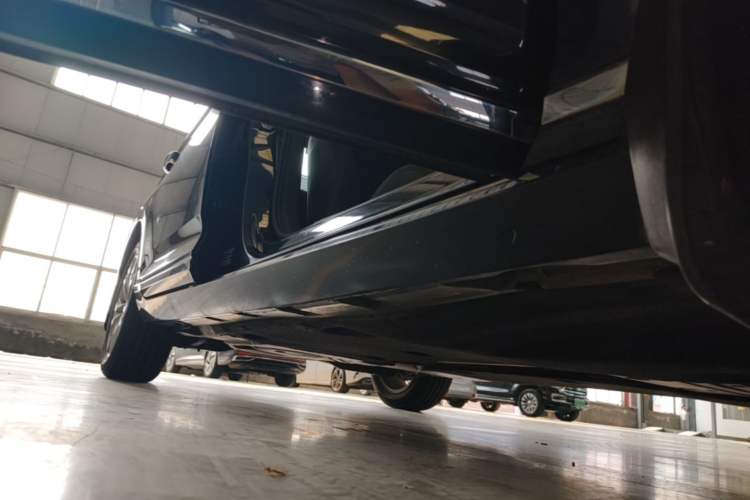 Used Volkswagen Magotan 2018 330TSI DSG Luxury Model Right Side Sill
