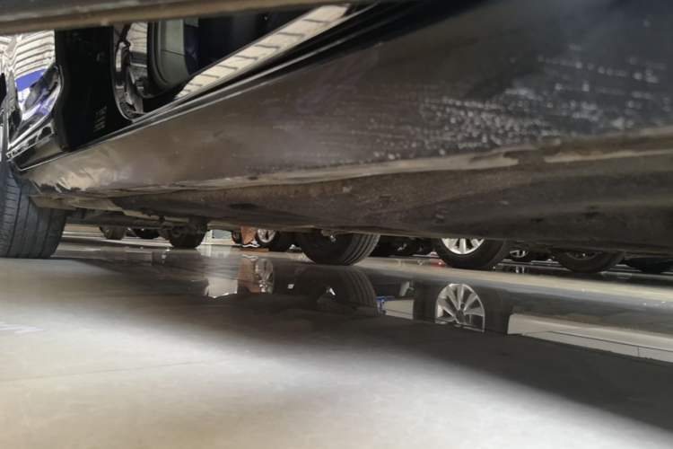Used Volkswagen Magotan 2018 330TSI DSG Advanced Model Right Side Sill