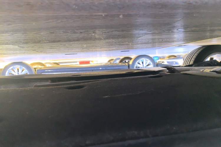 Used Volkswagen Magotan 2018 330TSI DSG Advanced Model Right Side Sill
