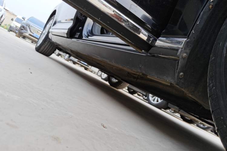 Used Volkswagen Magotan 2018 330TSI DSG Luxury Model Right Side Sill