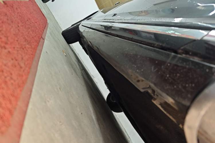 Used Volkswagen Magotan 2018 280TSI DSG Comfort Model Right Side Sill