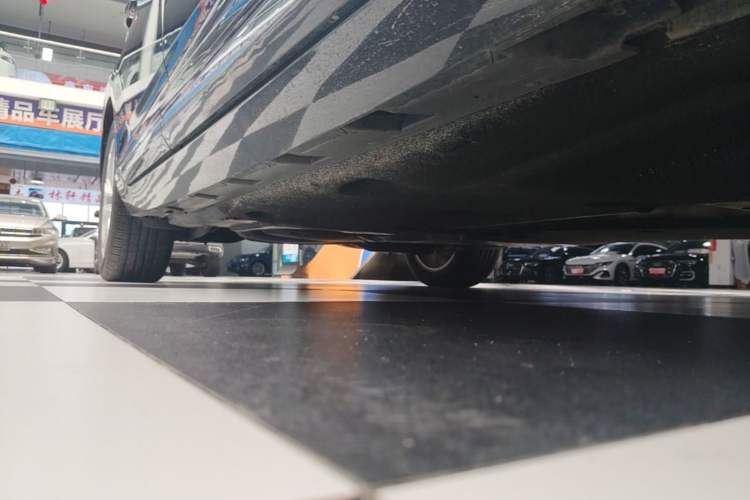 Used Volkswagen Magotan 2018 Facelift 330TSI DSG Luxury Model Right Side Sill