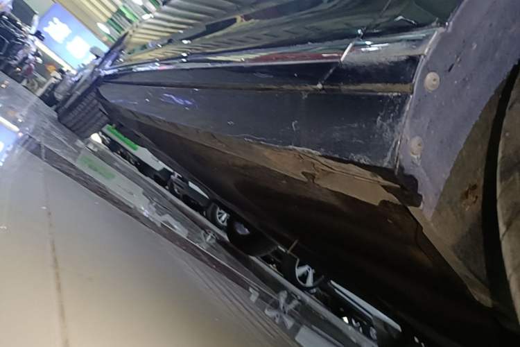 Used Volkswagen Magotan 2018 Facelift 330TSI DSG Luxury Model Right Side Sill