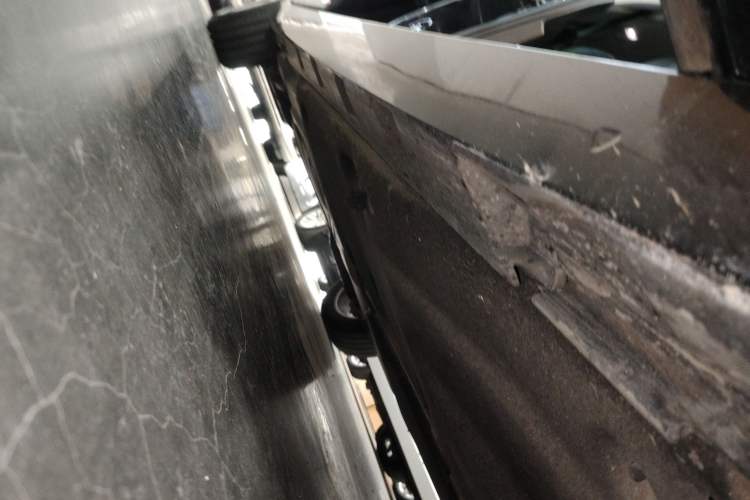 Used Volkswagen Magotan 2018 330TSI DSG Luxury Model Right Side Sill
