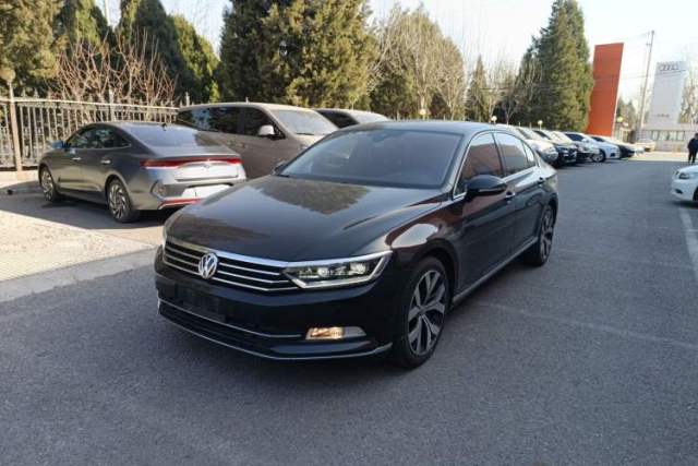 Ojetý Volkswagen Magotan 2018 380TSI DSG Prestige Model