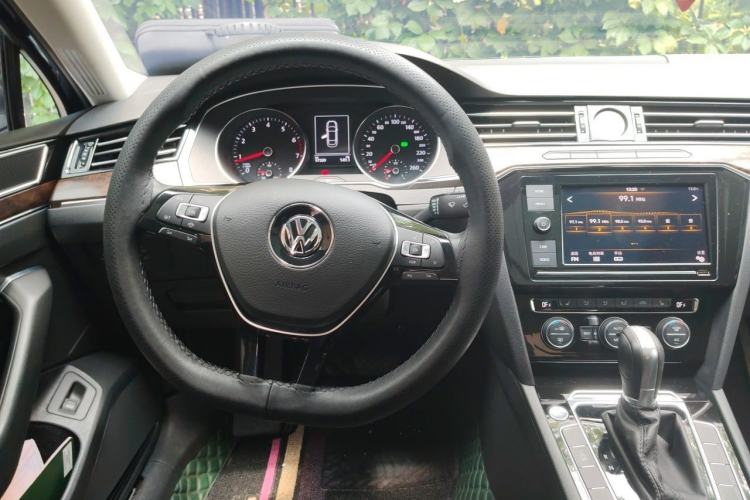Used Volkswagen Magotan 2018 380TSI DSG Luxury Model Steering Wheel