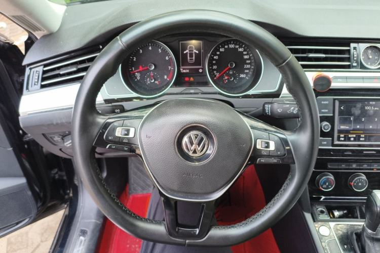 Used Volkswagen Magotan 2018 330TSI DSG Advanced Model Steering Wheel