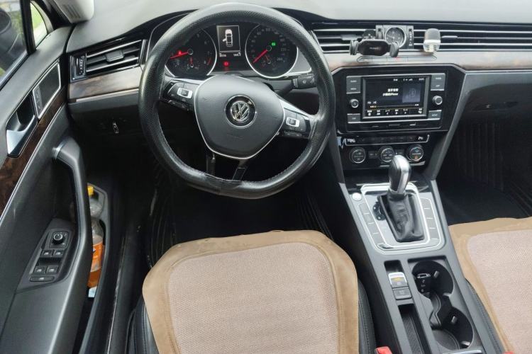 Used Volkswagen Magotan 2018 Facelift 330TSI DSG Luxury Model Steering Wheel