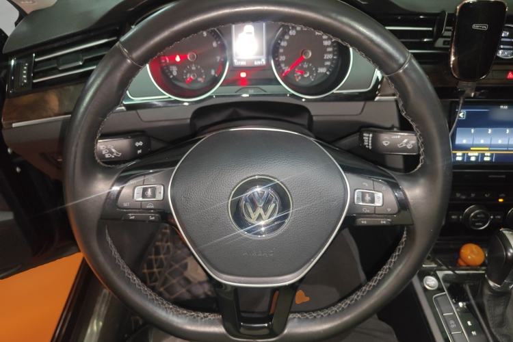 Used Volkswagen Magotan 2018 Facelift 330TSI DSG Luxury Model Steering Wheel