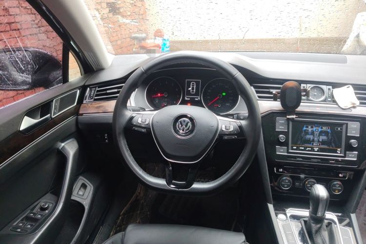 Used Volkswagen Magotan 2018 Facelift 330TSI DSG Luxury Model Steering Wheel
