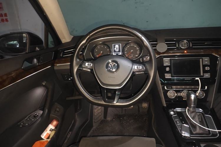Used Volkswagen Magotan 2018 330TSI DSG Luxury Model Steering Wheel