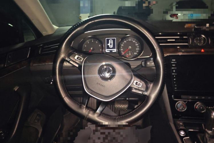 Used Volkswagen Magotan 2018 330TSI DSG Advanced Model Steering Wheel