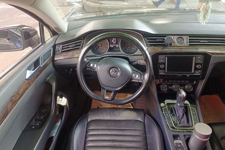 Used Volkswagen Magotan 2018 Facelift 330TSI DSG Luxury Model Steering Wheel