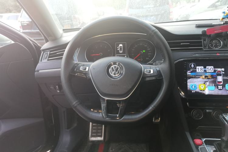 Used Volkswagen Magotan 2018 330TSI DSG Advanced Model Steering Wheel