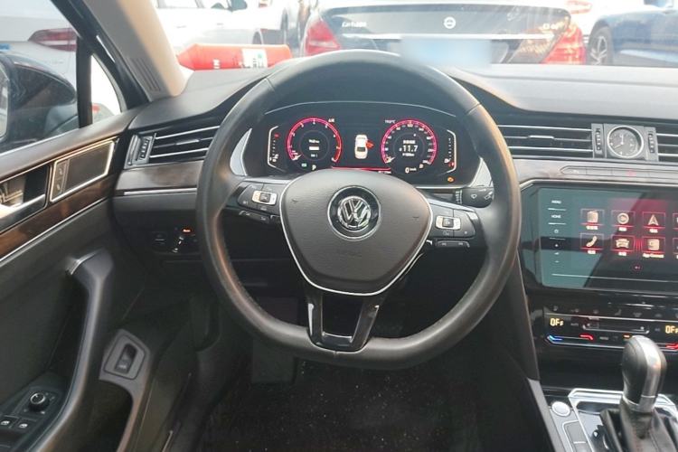 Used Volkswagen Magotan 2018 280TSI DSG Leading Model Steering Wheel