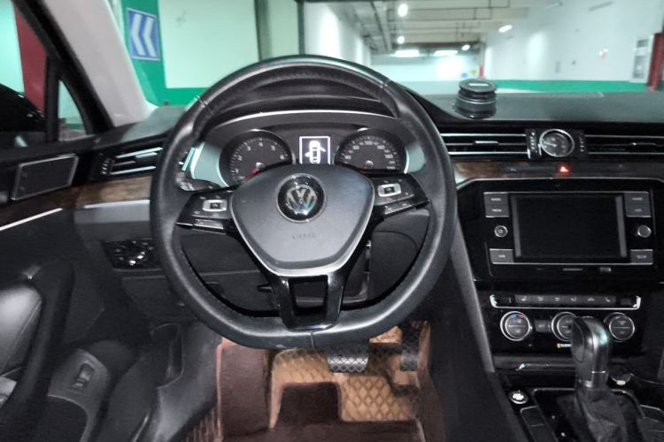 Used Volkswagen Magotan 2018 330TSI DSG Luxury Model Steering Wheel