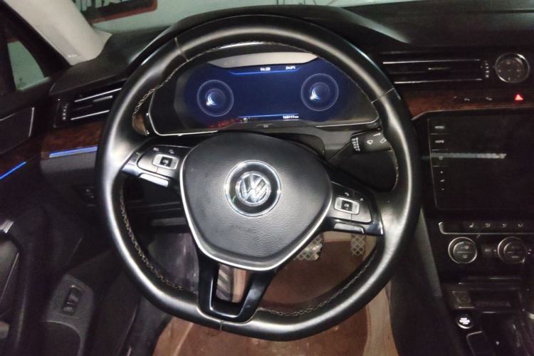 Used Volkswagen Magotan 2018 330TSI DSG Luxury Model Steering Wheel