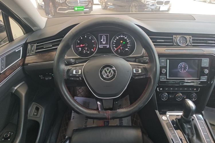 Used Volkswagen Magotan 2018 Facelift 380TSI DSG Luxury Version Steering Wheel