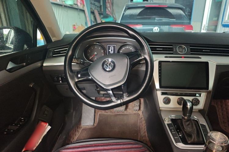 Used Volkswagen Magotan 2018 280TSI DSG Comfort Model Steering Wheel