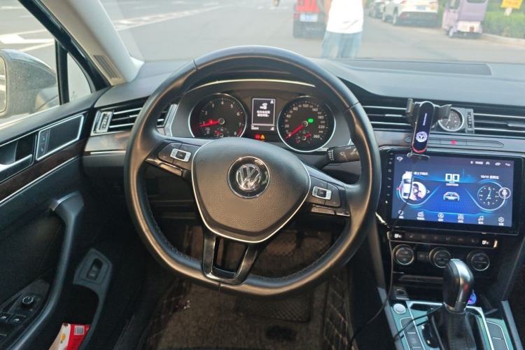 Used Volkswagen Magotan 2018 330TSI DSG Luxury Model Steering Wheel