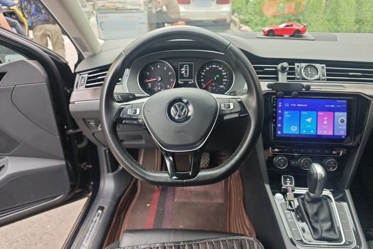 Used Volkswagen Magotan 2018 Facelift 330TSI DSG Luxury Model Steering Wheel