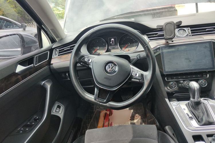 Used Volkswagen Magotan 2018 330TSI DSG Luxury Model Steering Wheel