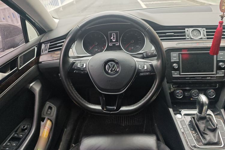 Used Volkswagen Magotan 2018 330TSI DSG Luxury Model Steering Wheel