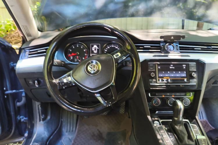 Used Volkswagen Magotan 2018 330TSI DSG Advanced Model Steering Wheel