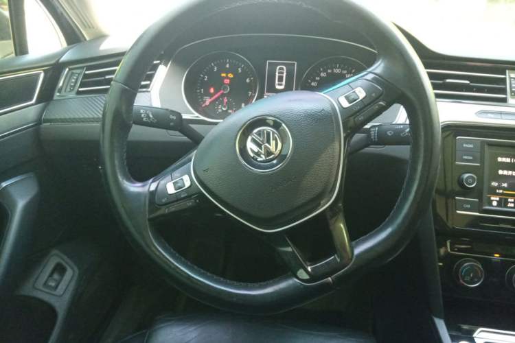 Used Volkswagen Magotan 2018 330TSI DSG Advanced Model Steering Wheel