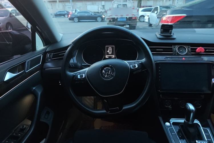Used Volkswagen Magotan 2018 330TSI DSG Luxury Model Steering Wheel