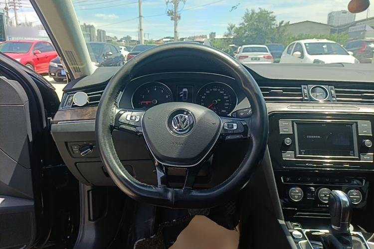 Used Volkswagen Magotan 2018 Facelift 330TSI DSG Luxury Model Steering Wheel