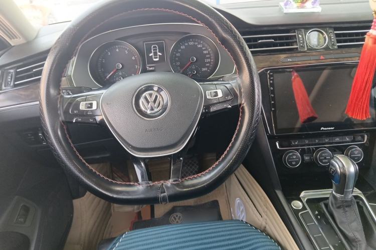 Used Volkswagen Magotan 2018 Facelift 330TSI DSG Luxury Model Steering Wheel