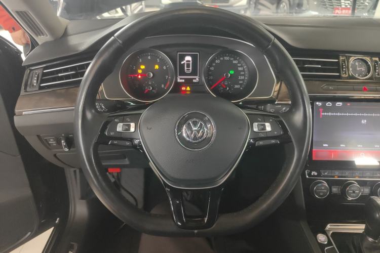 Used Volkswagen Magotan 2018 330TSI DSG Luxury Model Steering Wheel
