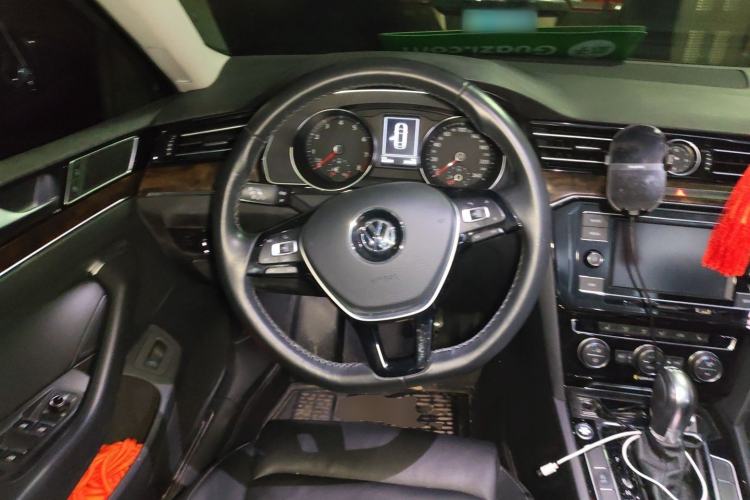 Used Volkswagen Magotan 2018 330TSI DSG Luxury Model Steering Wheel