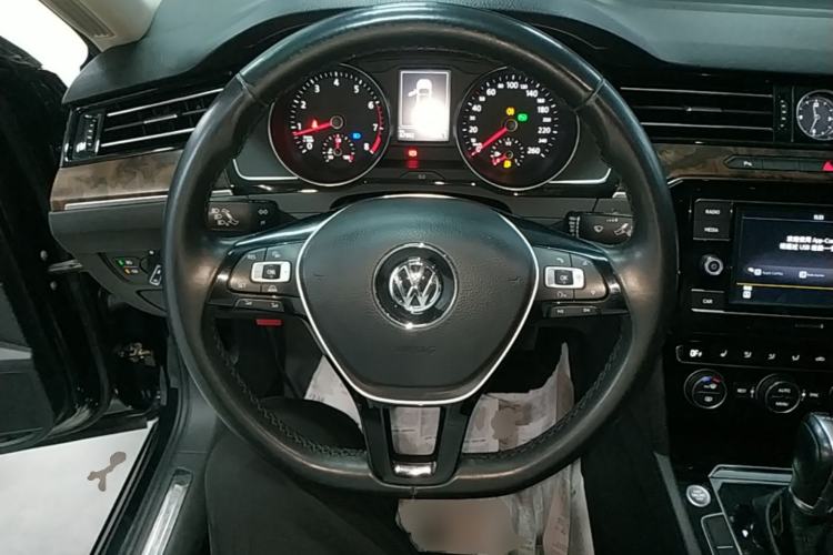 Used Volkswagen Magotan 2018 380TSI DSG Luxury Model Steering Wheel