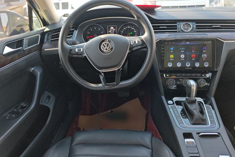 Used Volkswagen Magotan 2018 Facelift 330TSI DSG Luxury Model Steering Wheel